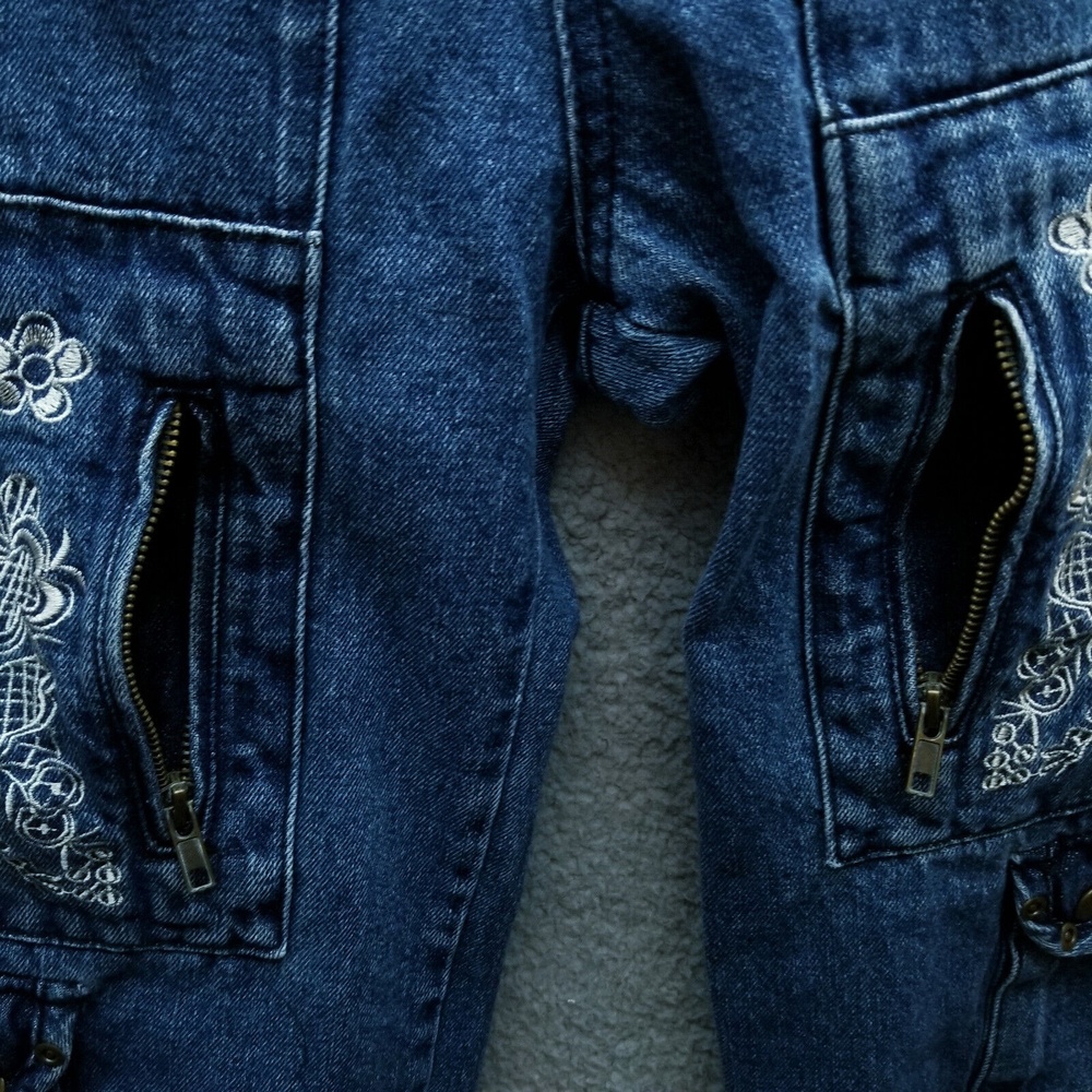 Venus Women's 2 Floral Blue Cropped Jeans Pockets 100% Cotton 30" 23" 8.5" - Picture 5 of 12